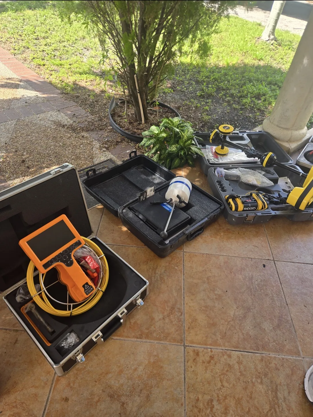 Pool leak detection inspection equipment in cases